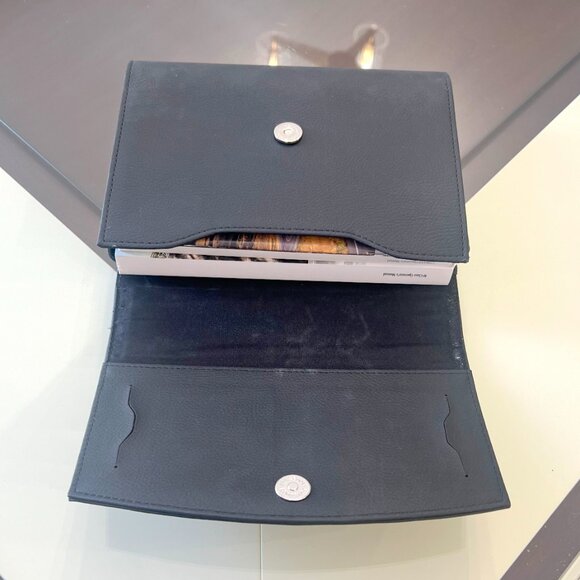 Mercedes-Benz 2010 ML-Class Owner Manuals with Portfolio! - Picture 12 of 16